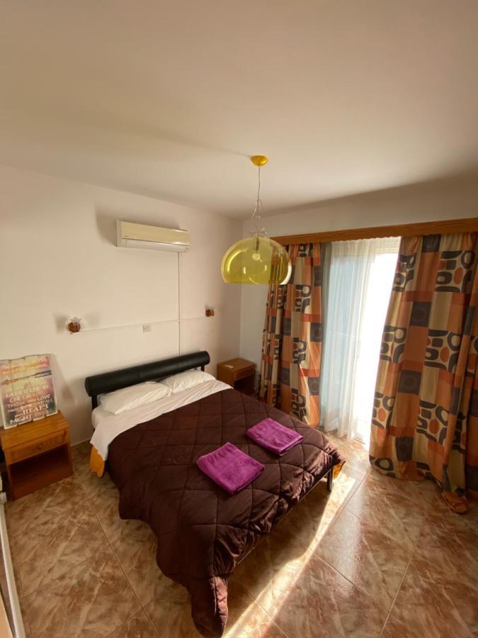 Moutallos Rooms Inn Homes Paphos Eksteriør billede