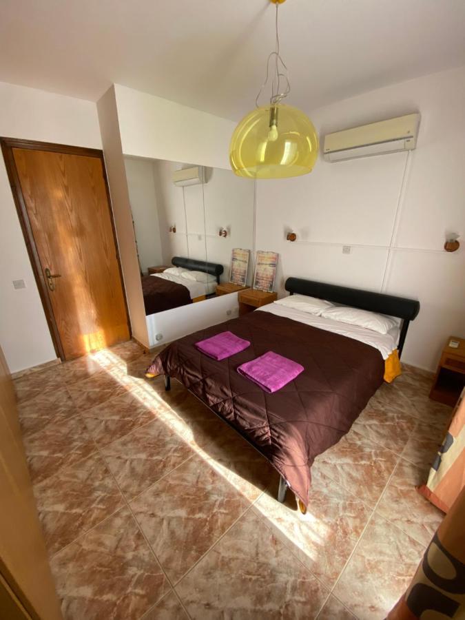 Moutallos Rooms Inn Homes Paphos Eksteriør billede